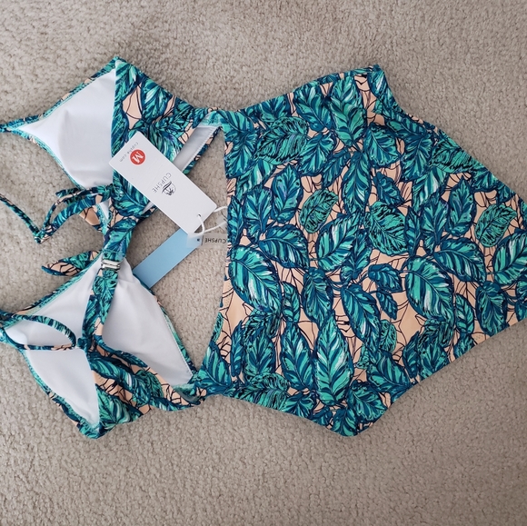 Cupshe cut out tropical swimsuit - Picture 2 of 4